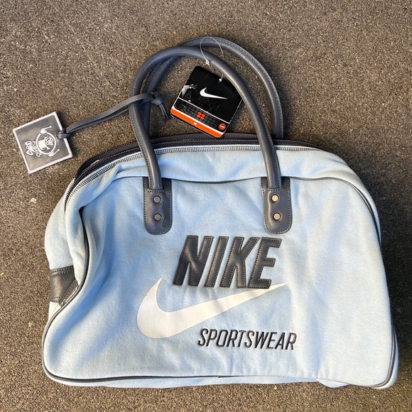Nike Other - NIKE ROBOT NEW HAUTE CLUB BAG DUFFLE GYM CARRYON LUGGAGE FRENCH TERRY SPORTSWEAR
